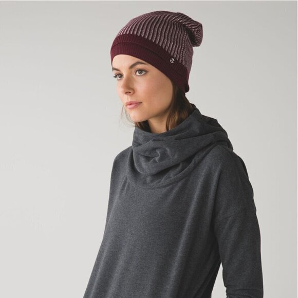 RARE Lululemon 2pack Merino Wool Bordeaux Purple Pink Beanie Hat NWOT - Picture 3 of 15